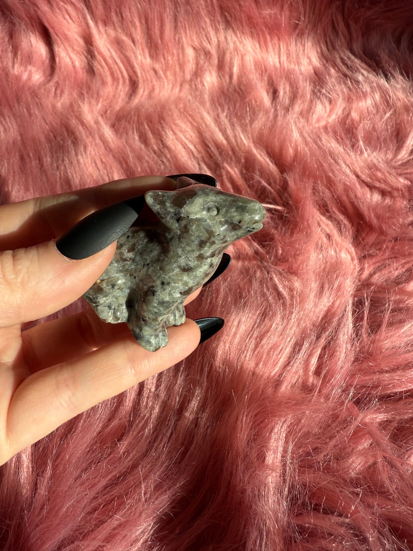 Stunning High Quality Yooperlite (UV Reactive) Howling Wolf Carving - A