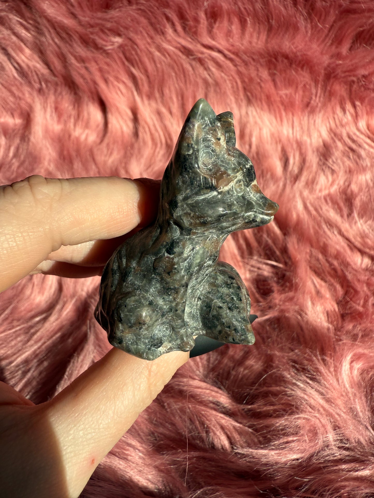 Stunning High Quality Yooperlite (UV Reactive) Sitting Fox Carving