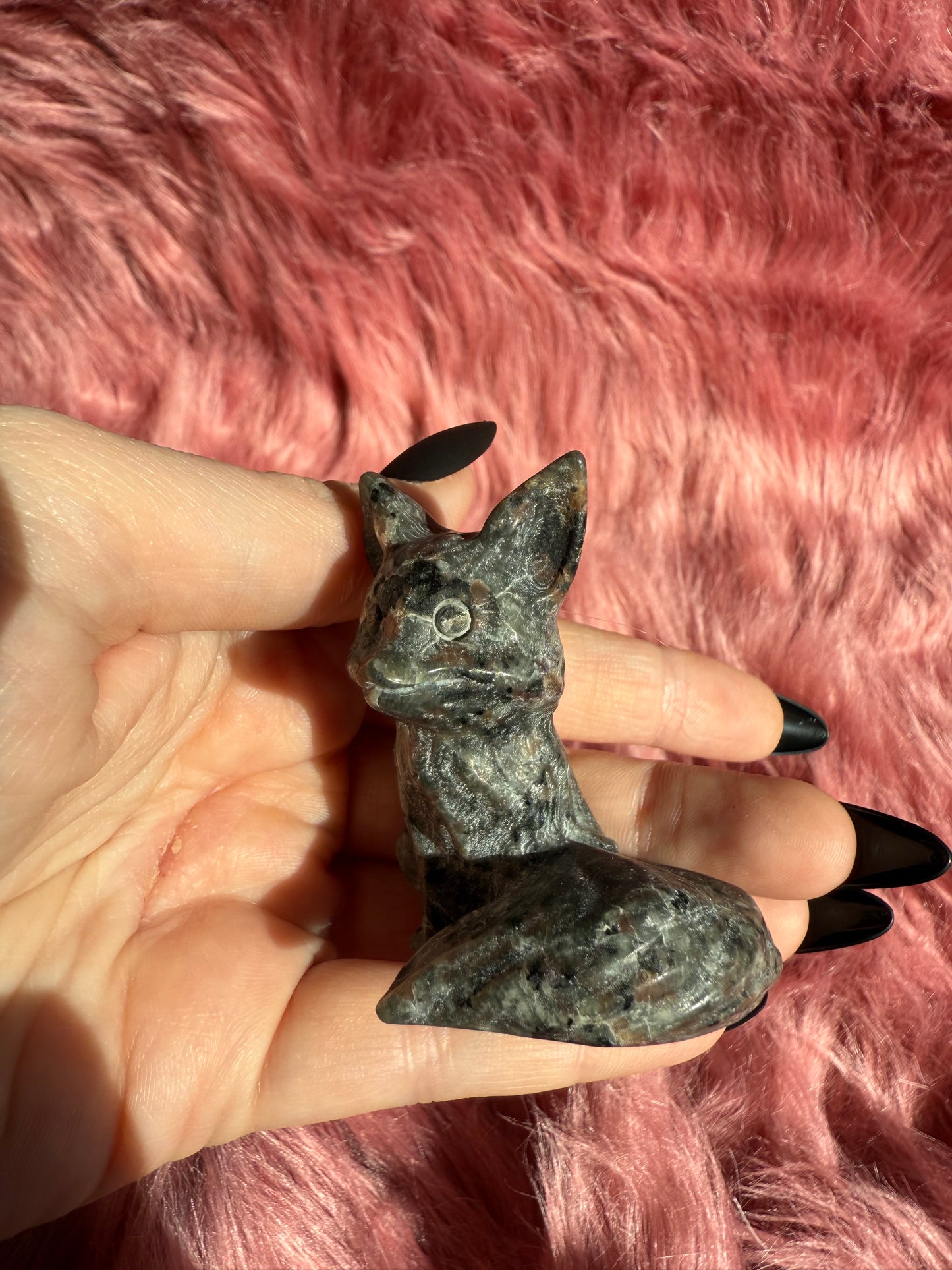 Stunning High Quality Yooperlite (UV Reactive) Sitting Fox Carving