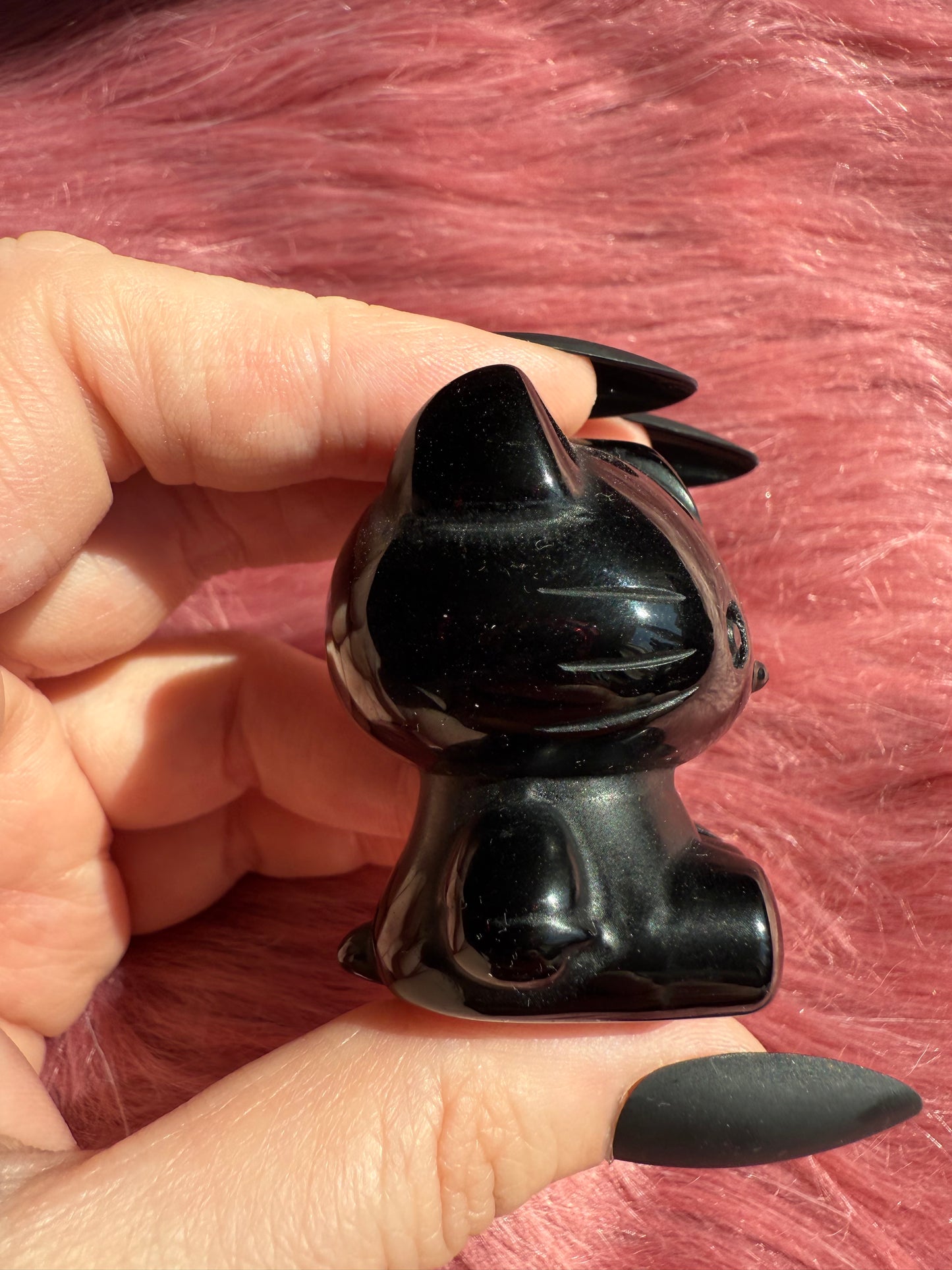 Stunning High Quality Small Size Obsidian HK Carving - 40D