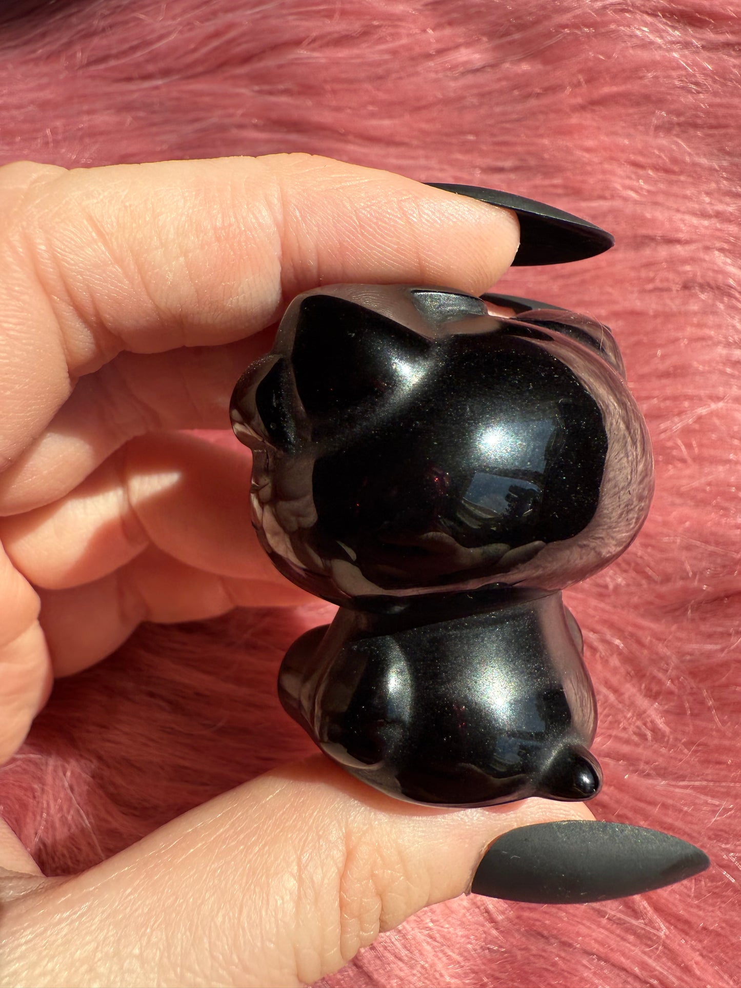 Stunning High Quality Small Size Obsidian HK Carving - 40D