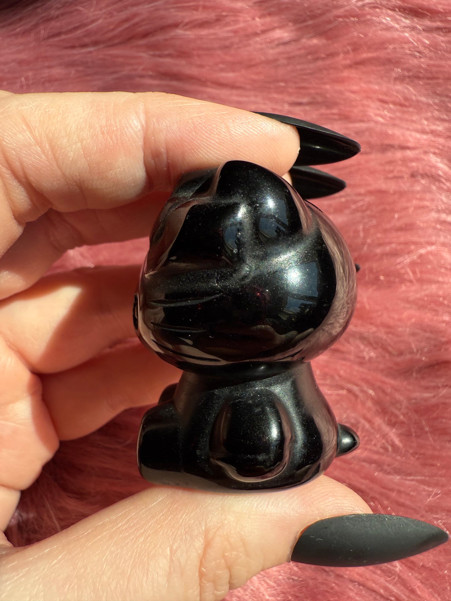Stunning High Quality Small Size Obsidian HK Carving - 40D