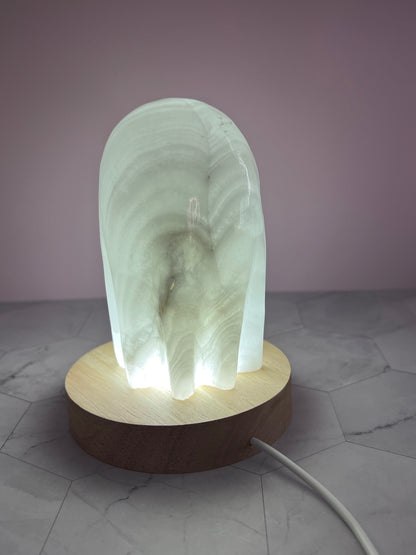 ONE (1) Stunning Onyx Ghost Lamp from Mexico (Includes USB LED light)