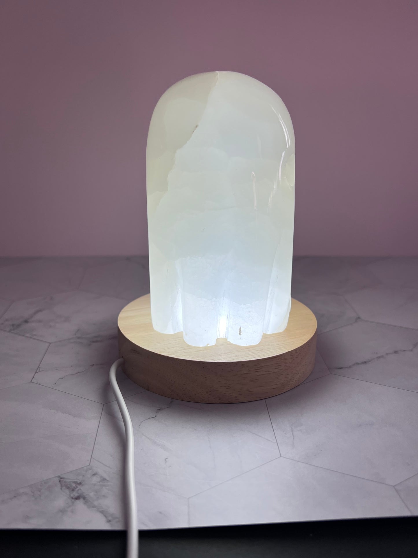 ONE (1) Stunning Onyx Ghost Lamp from Mexico (Includes USB LED light)