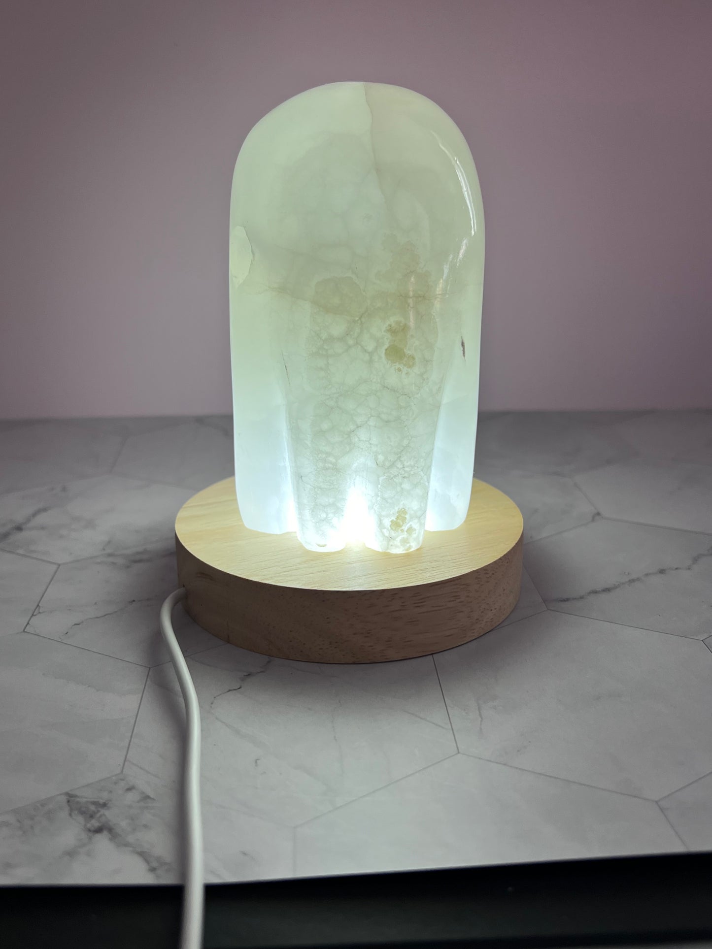 ONE (1) Stunning Onyx Ghost Lamp from Mexico (Includes USB LED light)