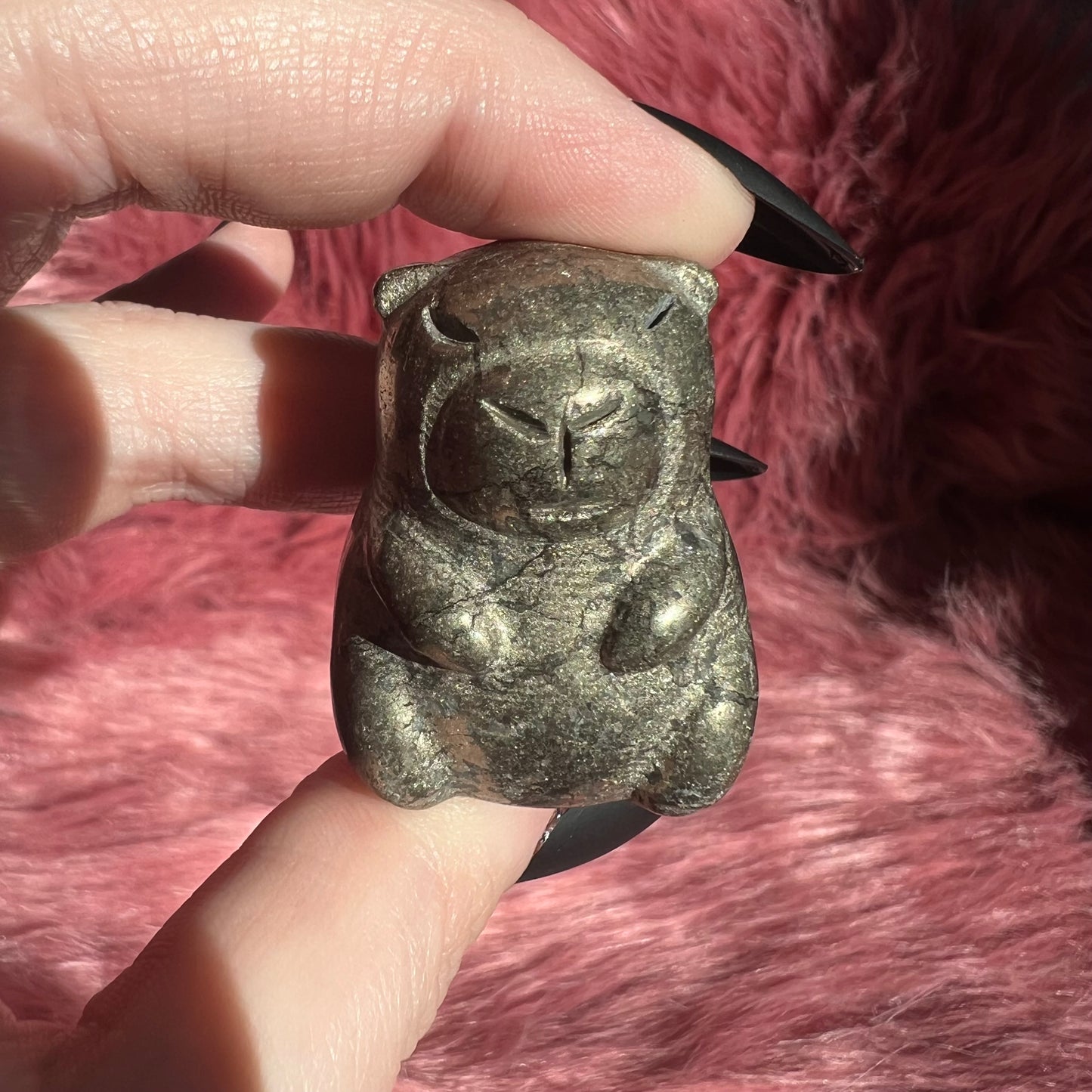 ONE (1) Stunning High Quality Kawaii Chunky Capybara Crystal Carving