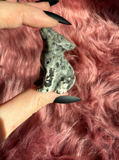 Stunning High Quality Yooperlite (UV Reactive) Howling Wolf Carving - B