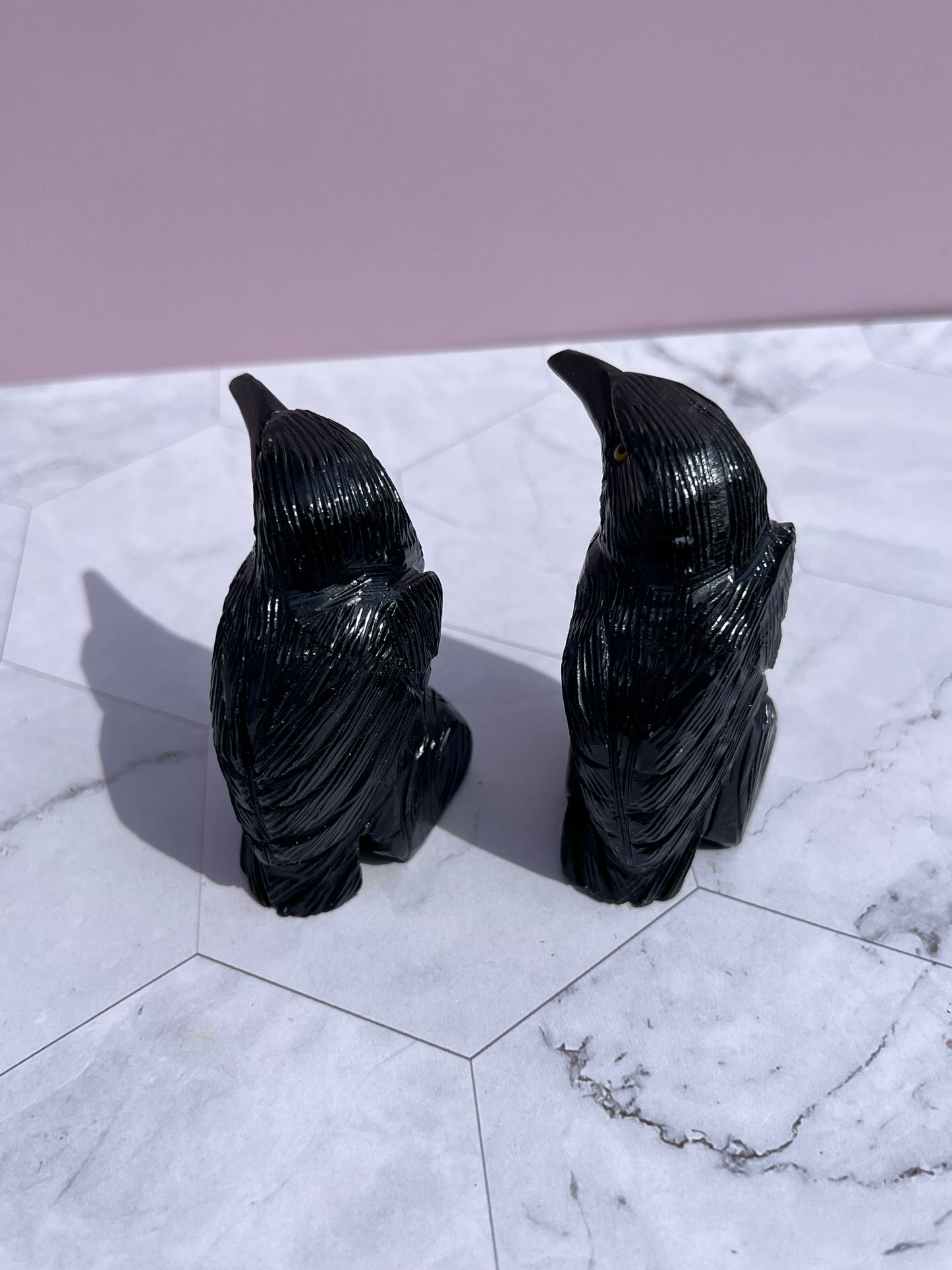 ONE (1) Stunning Obsidian Raven Carving Made in Peru