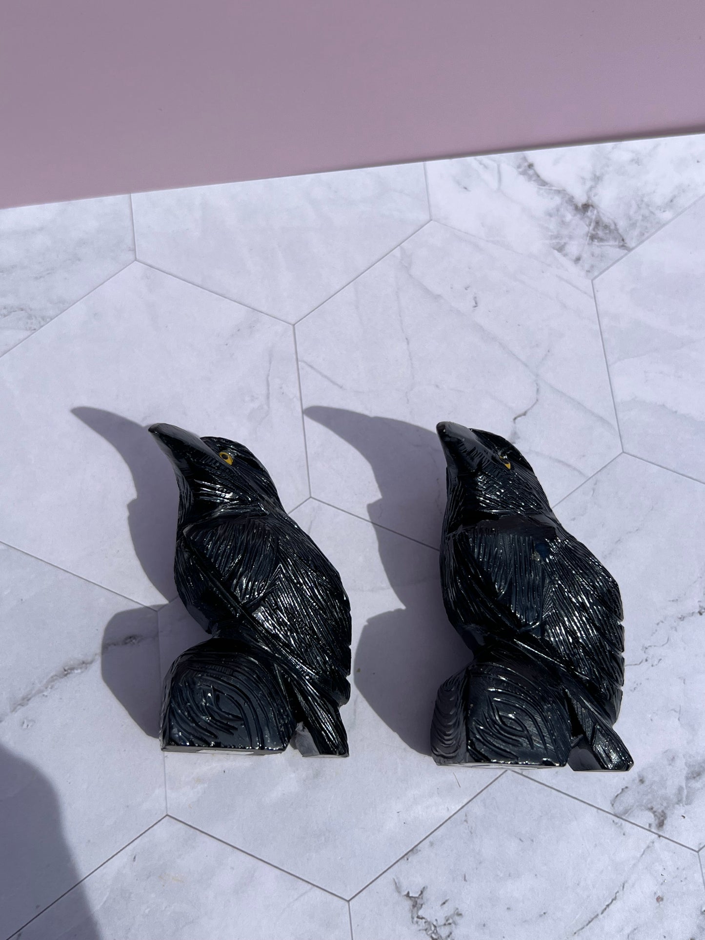 ONE (1) Stunning Obsidian Raven Carving Made in Peru