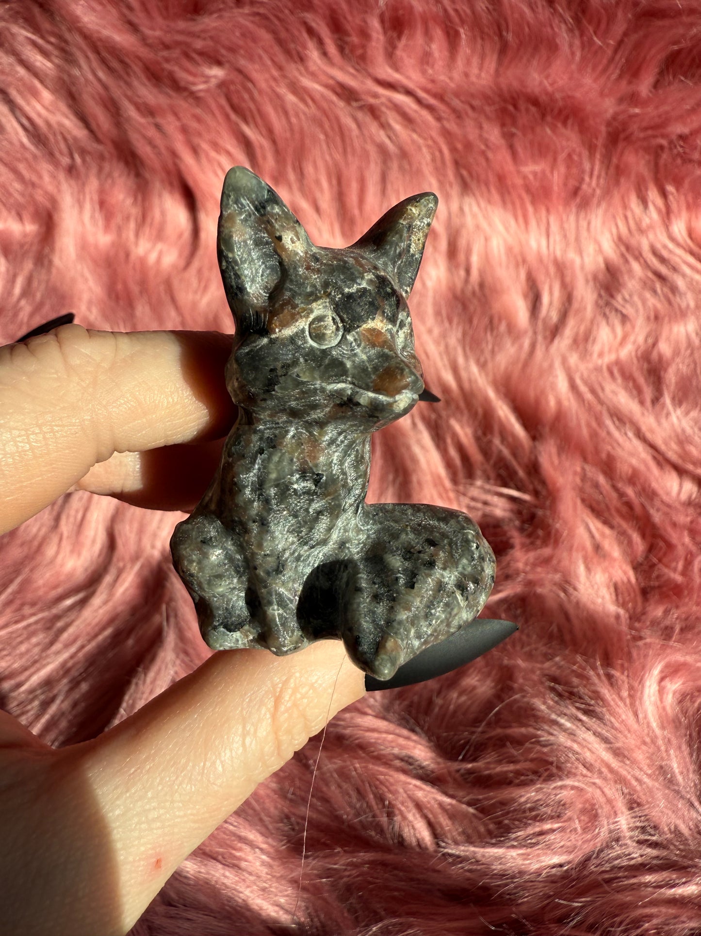 Stunning High Quality Yooperlite (UV Reactive) Sitting Fox Carving