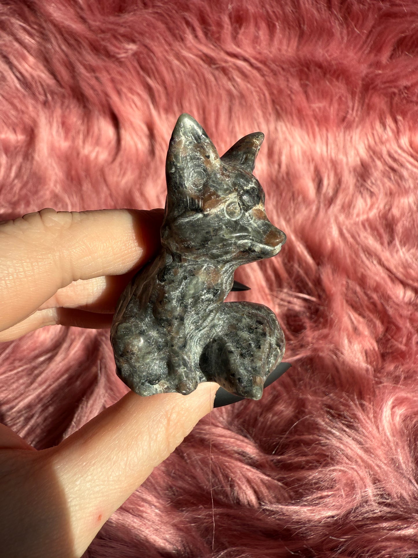 Stunning High Quality Yooperlite (UV Reactive) Sitting Fox Carving