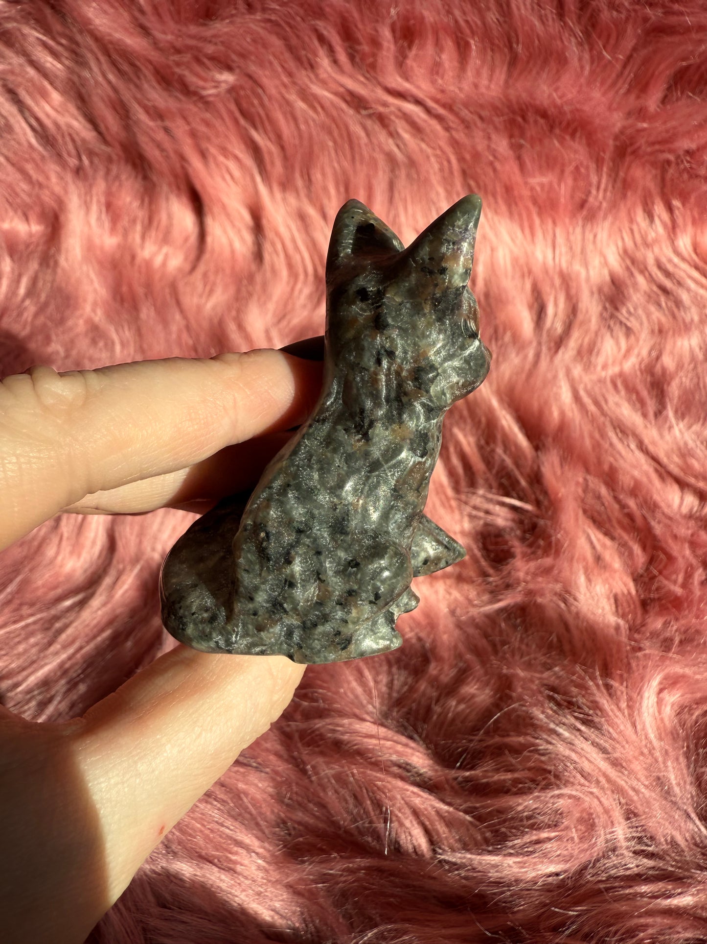 Stunning High Quality Yooperlite (UV Reactive) Sitting Fox Carving