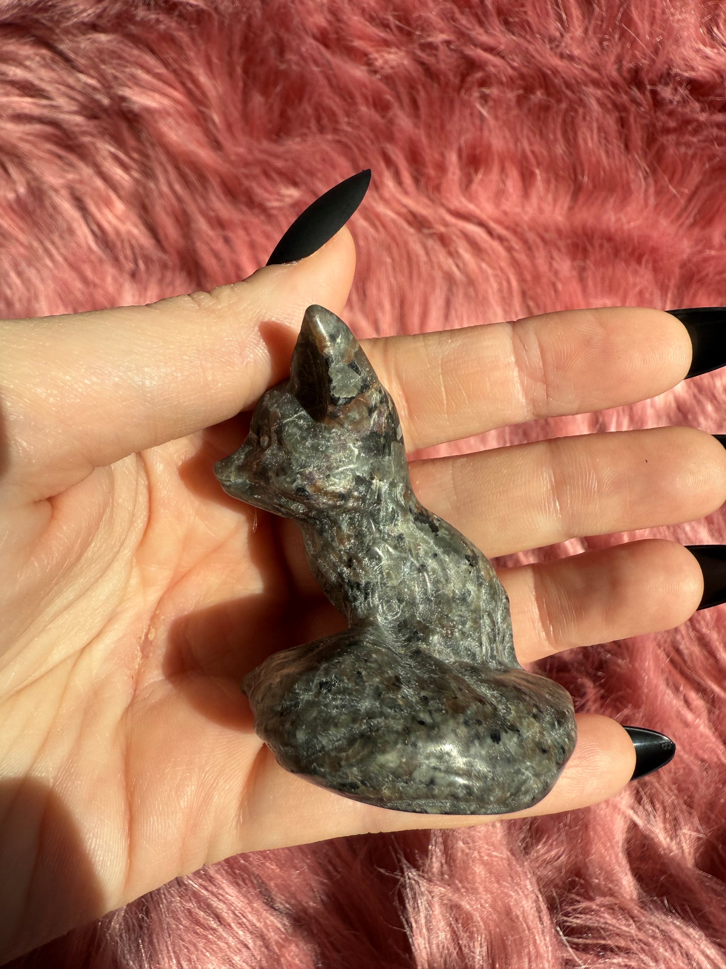 Stunning High Quality Yooperlite (UV Reactive) Sitting Fox Carving