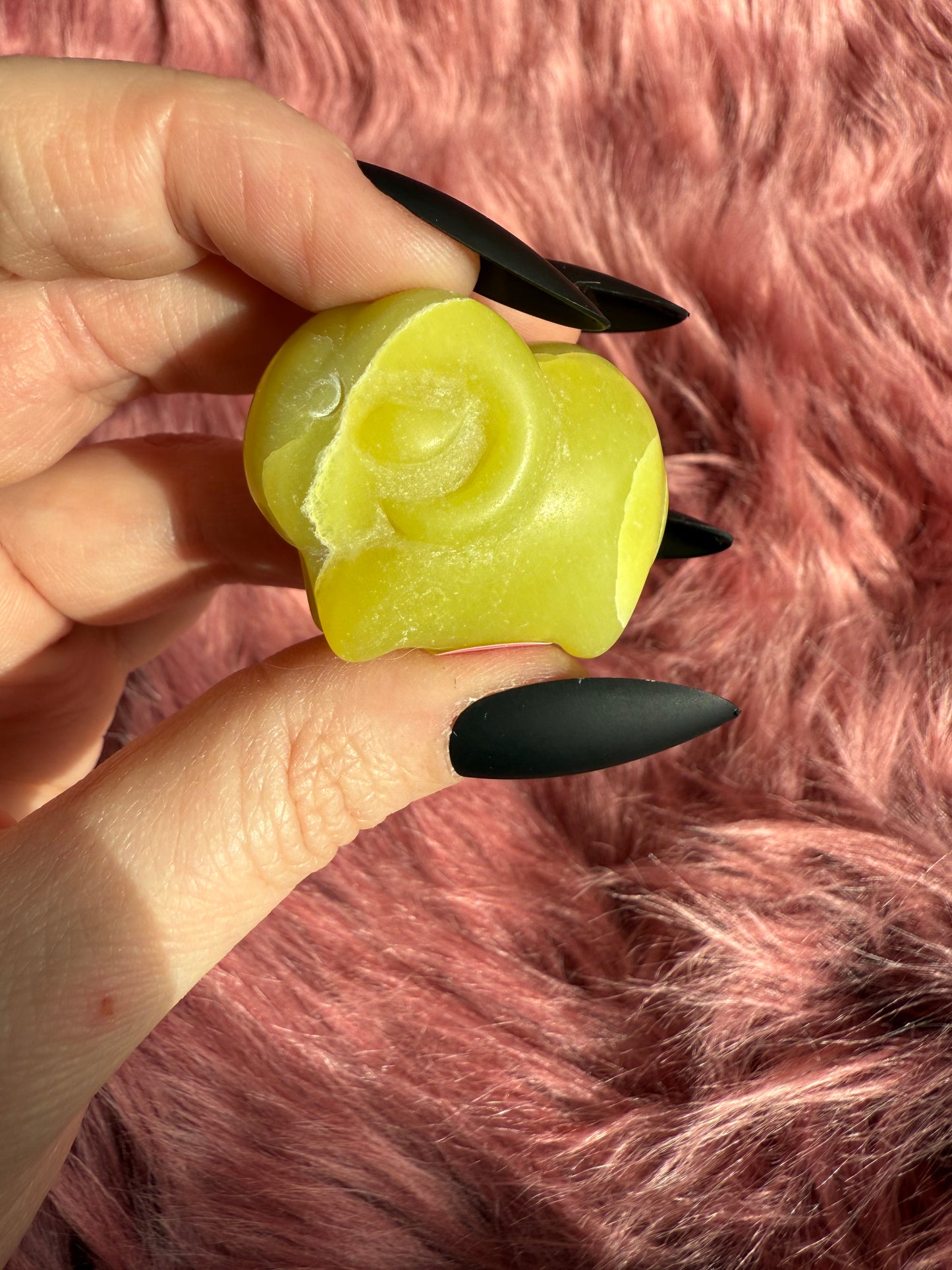 Stunning High Quality Serpentine Ram Carving