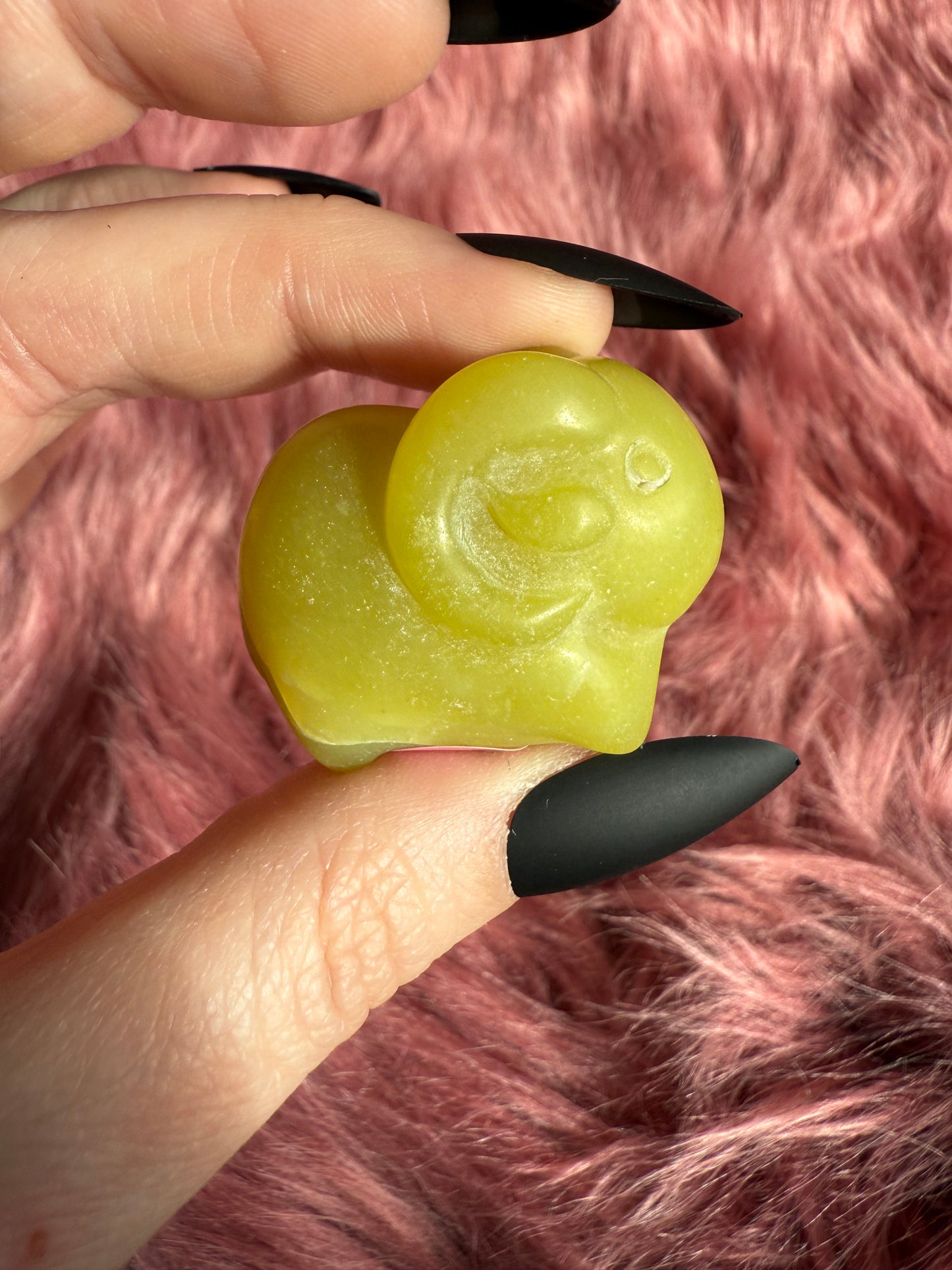 Stunning High Quality Serpentine Ram Carving