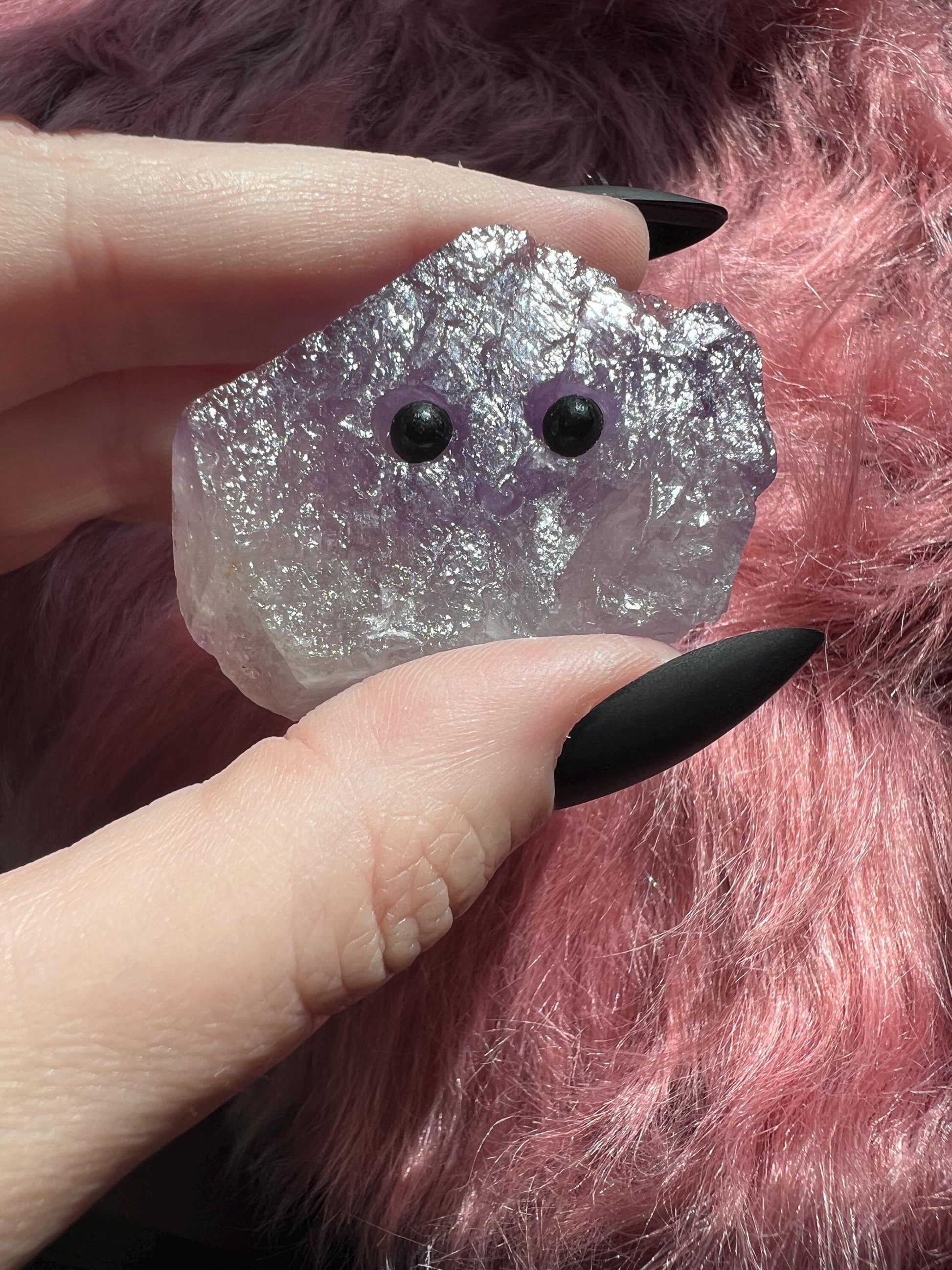 ONE (1) Stunning High Quality Amethyst Pet Rock Carving B