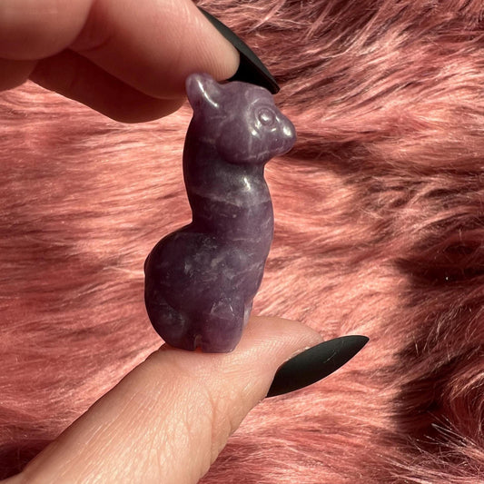 ONE (1) Stunning High Quality Small Llama Alpaca Carving