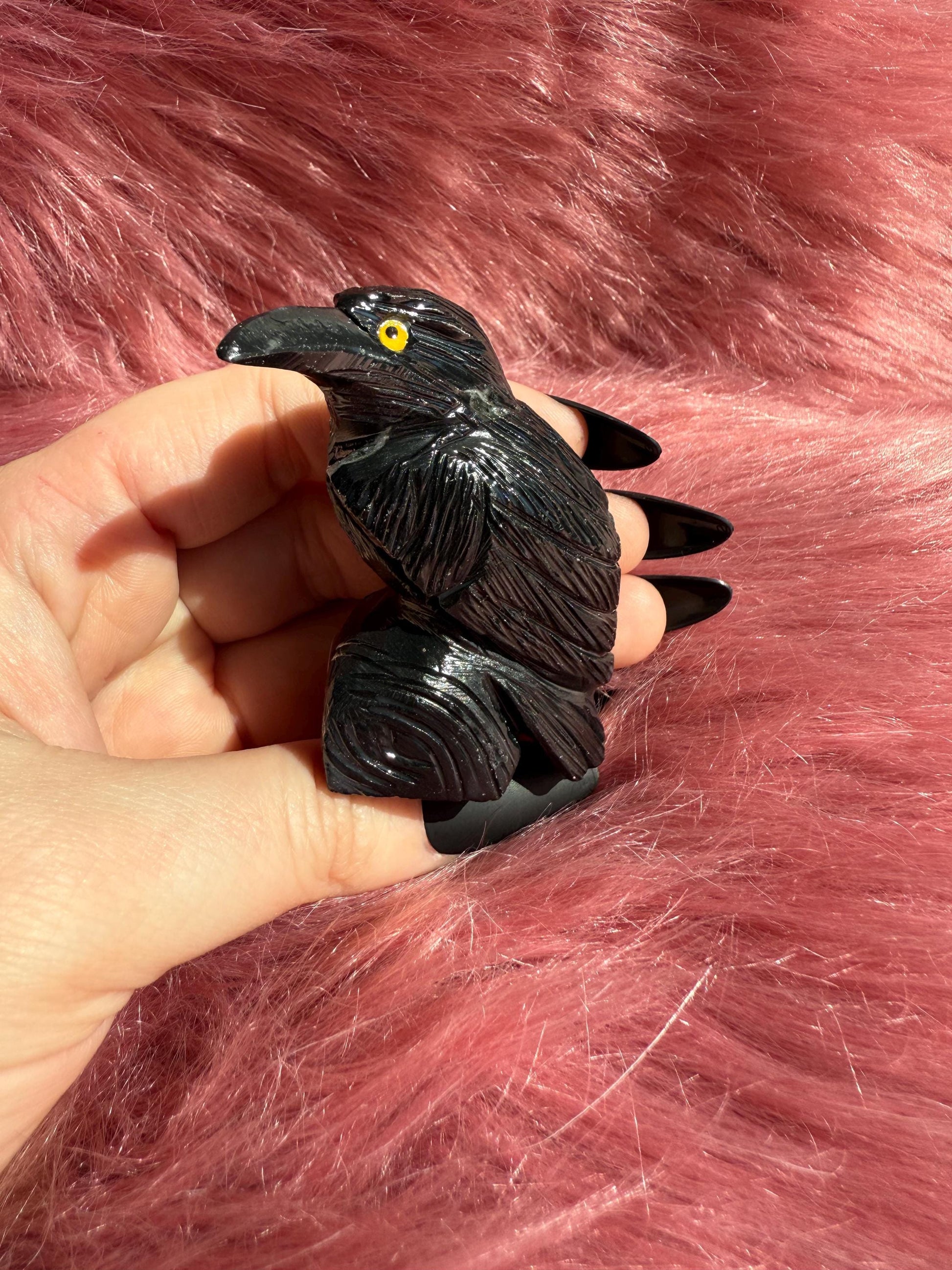 ONE (1) Stunning Obsidian Raven Carving Made in Peru