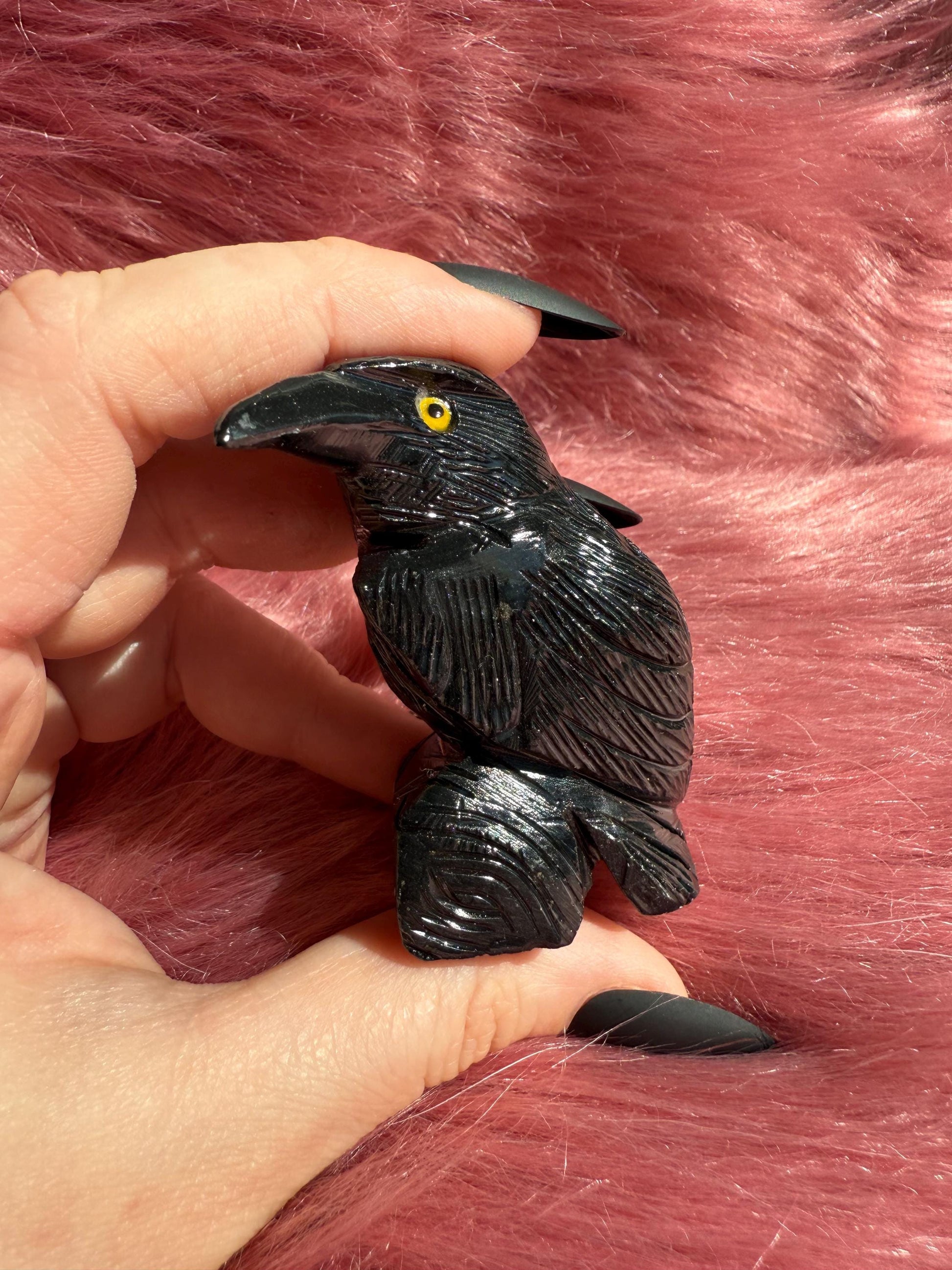 ONE (1) Stunning Obsidian Raven Carving Made in Peru