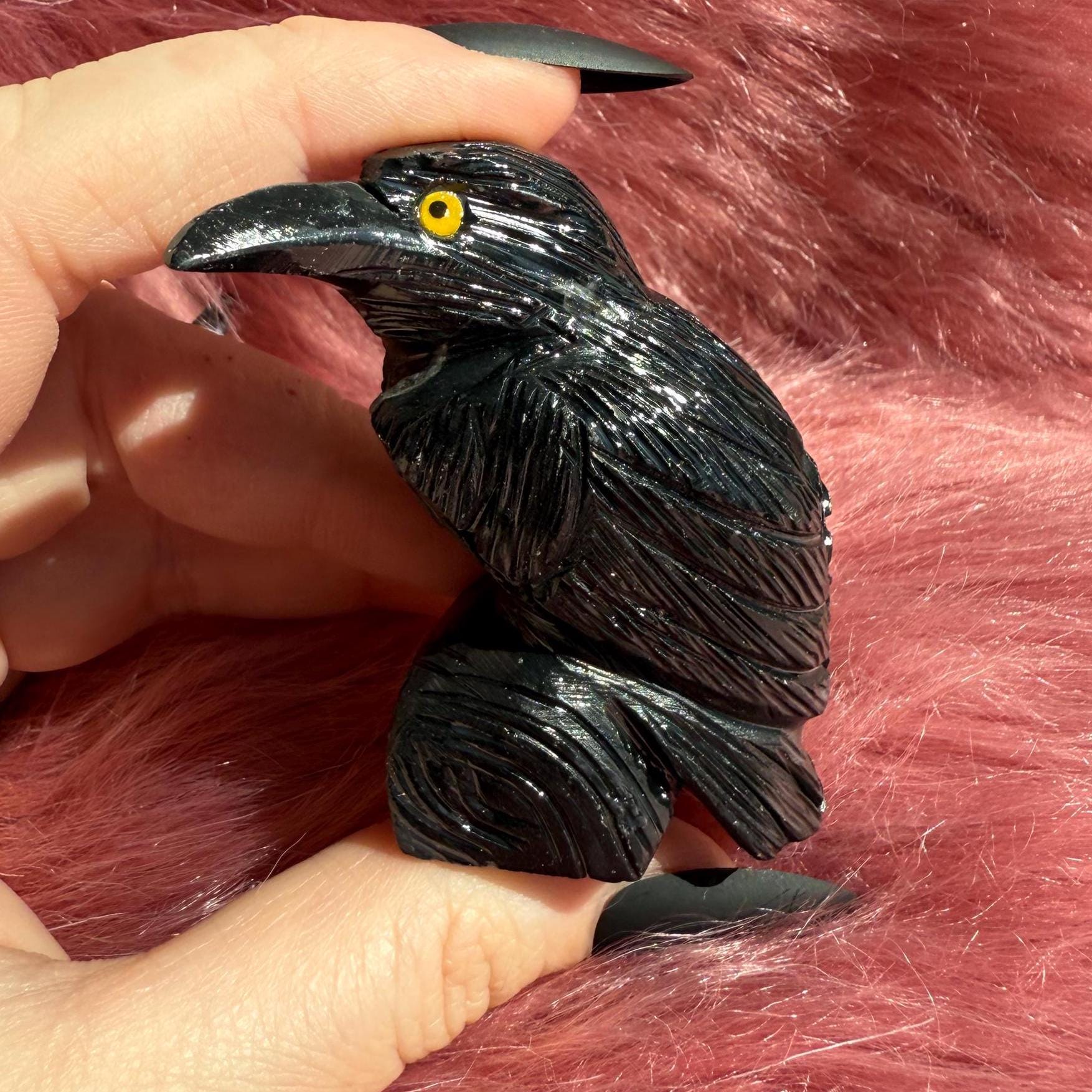 ONE (1) Stunning Obsidian Raven Carving Made in Peru