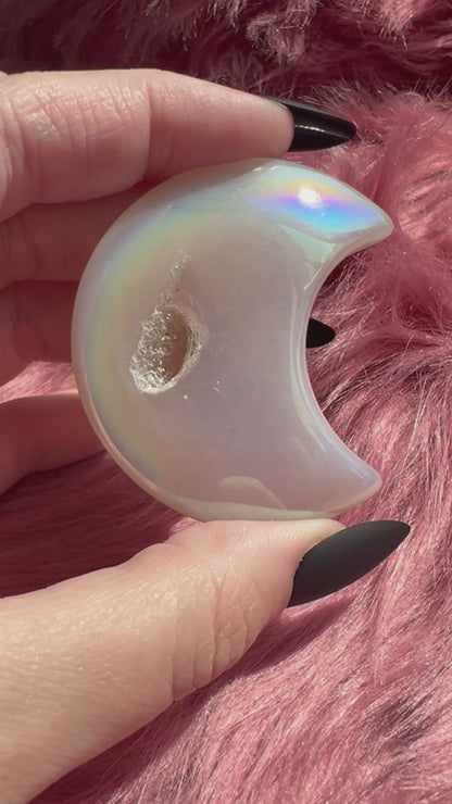 ONE (1) Stunning Aura Quartz Moon - H